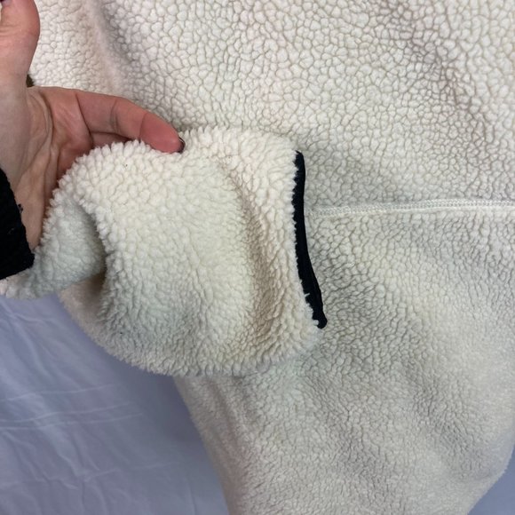 Old Navy Active Cream Sherpa Fleece Jacket with Black Trim - Picture 4 of 8